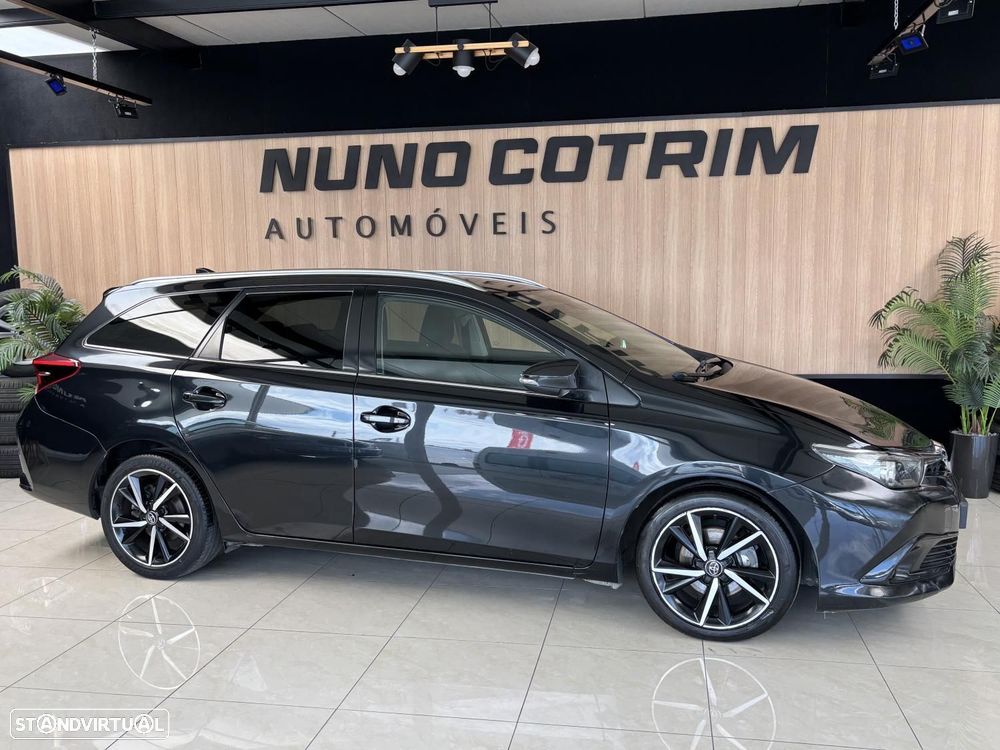 Toyota Auris 2017 photo 2