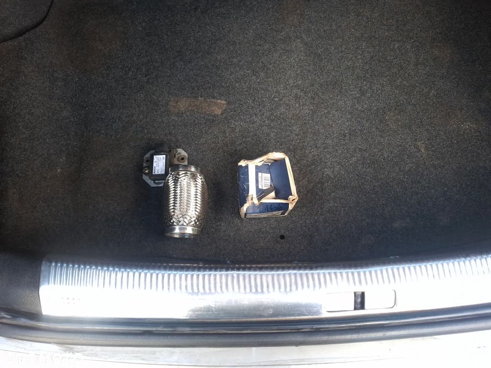 Volkswagen Passat 1.9 TDI Highline - 11