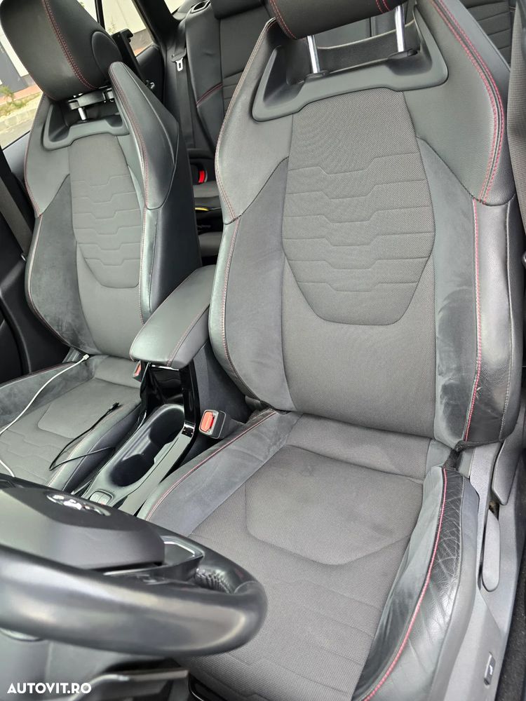 Toyota Corolla 2.0 HSD Exclusive Plus interior Negru - 12