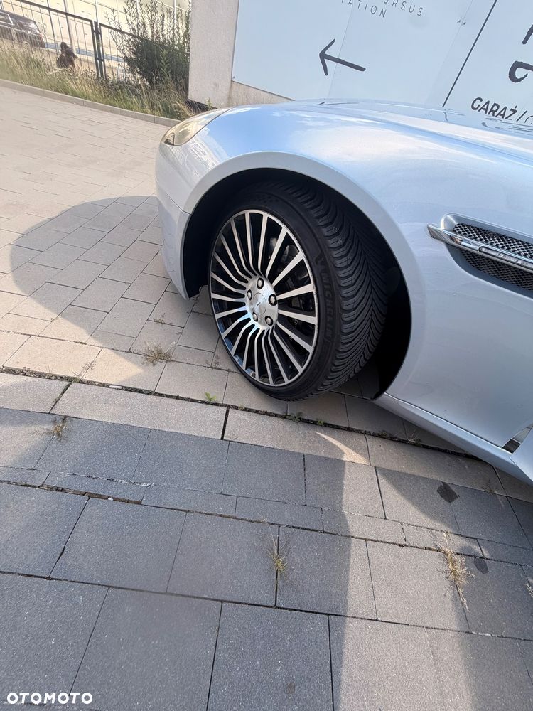 Aston Martin Rapide - 24