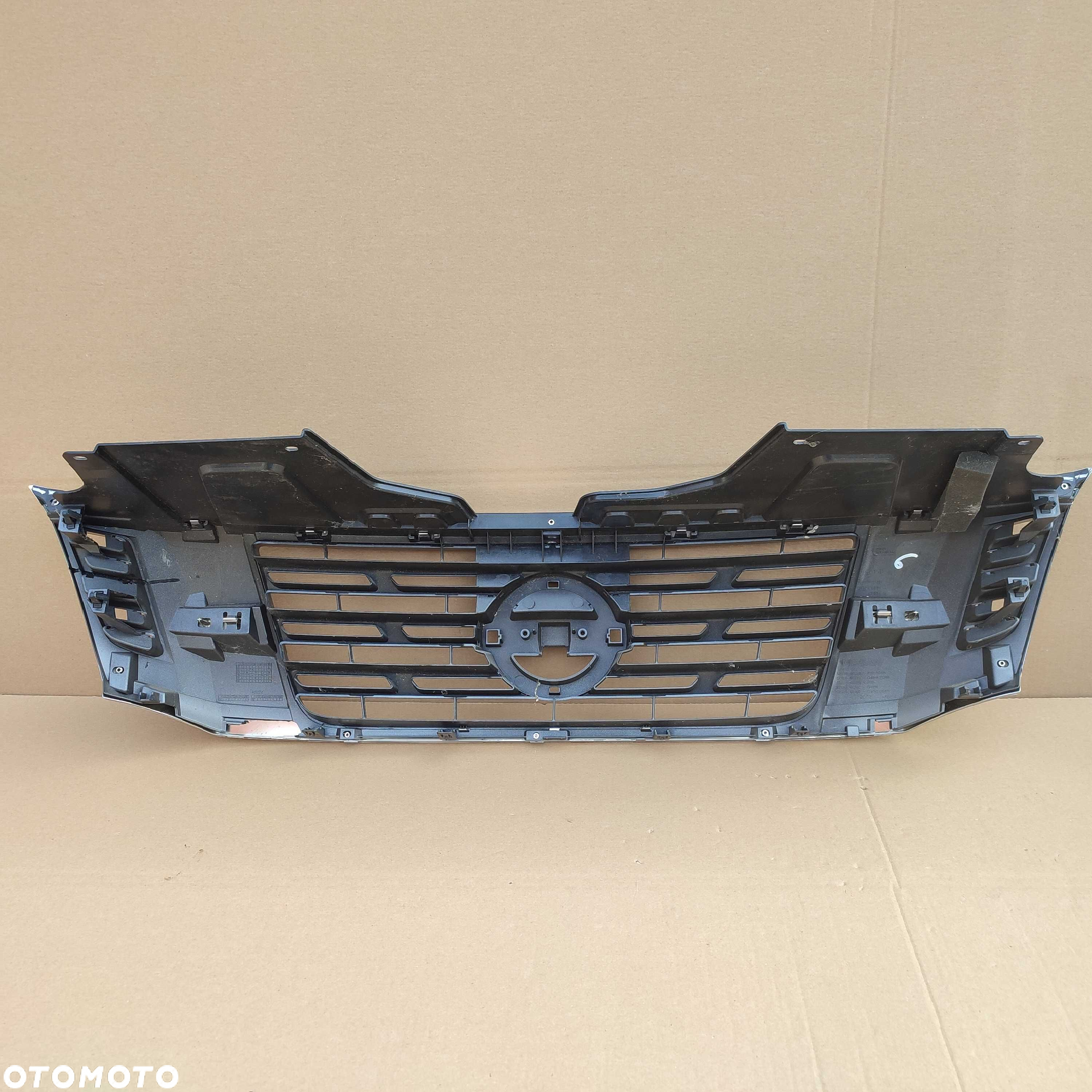 Nissan Navara NP300 D40 15-19 grill atrapa zderzaka chrom kratka - 6