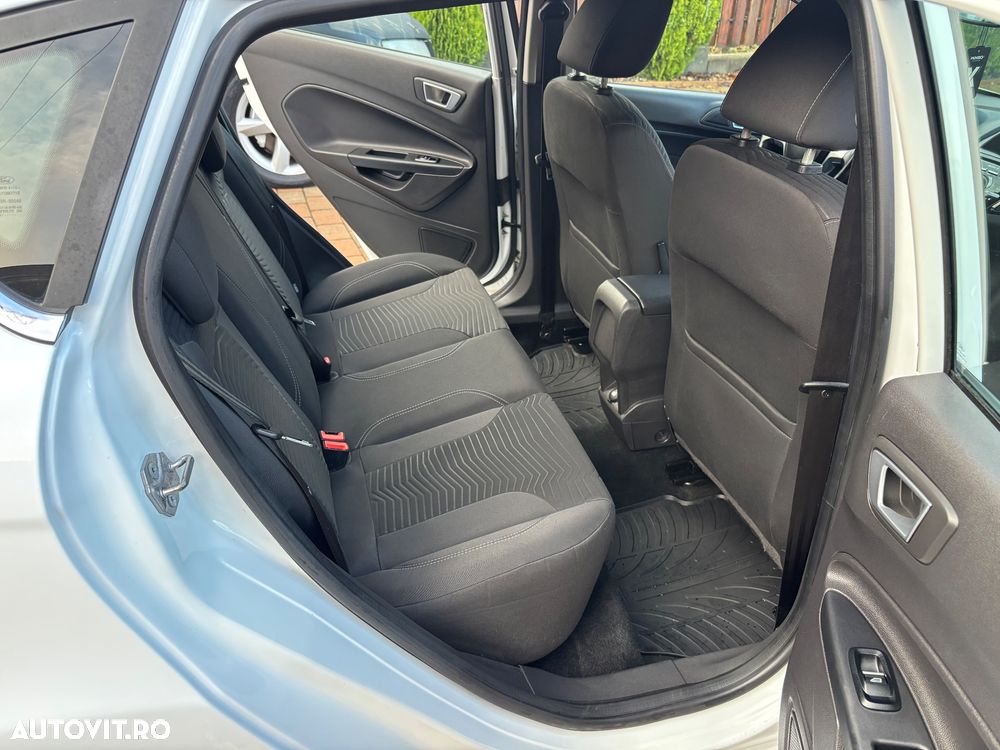 Ford Fiesta 1.6 TDCi DPF Titanium - 9