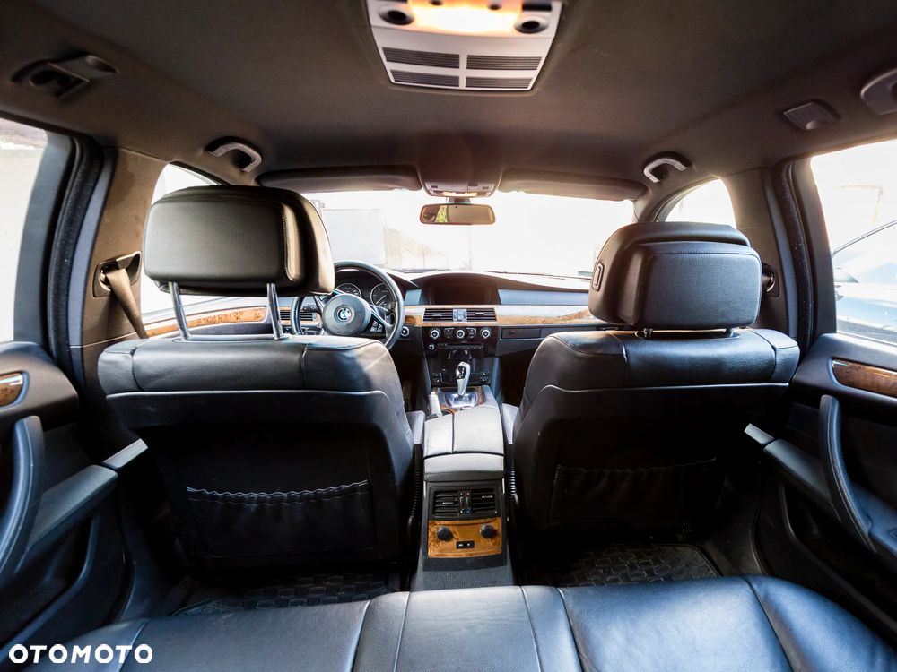 BMW Seria 5 530d xDrive Touring Edition Lifestyle - 13