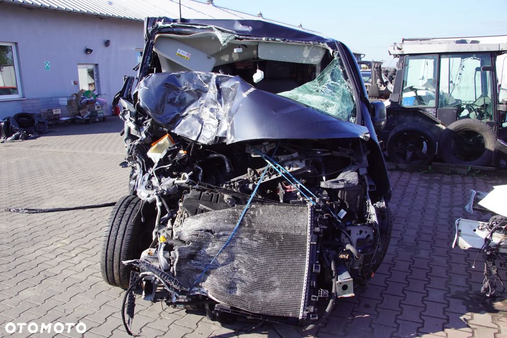 Auto na części - Renault Trafic III Lift 2.0 DCI 150 KM M9R714 PF6068 2021R Silnik Skrzynia Drzwi Klapa Zderzak Błotnik Lampa Lusterko Klamka Szyba Sterownik Moduł Czujnik Licznik Panel Kierownica - 2