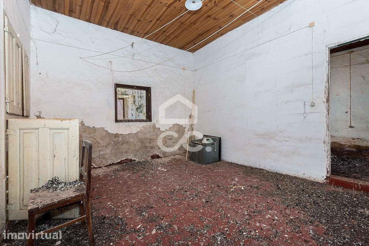 Apartamento T2 de 1º andar em Edifício Centenário Bifamiliar | Borba, - Grande imagem: 2/19