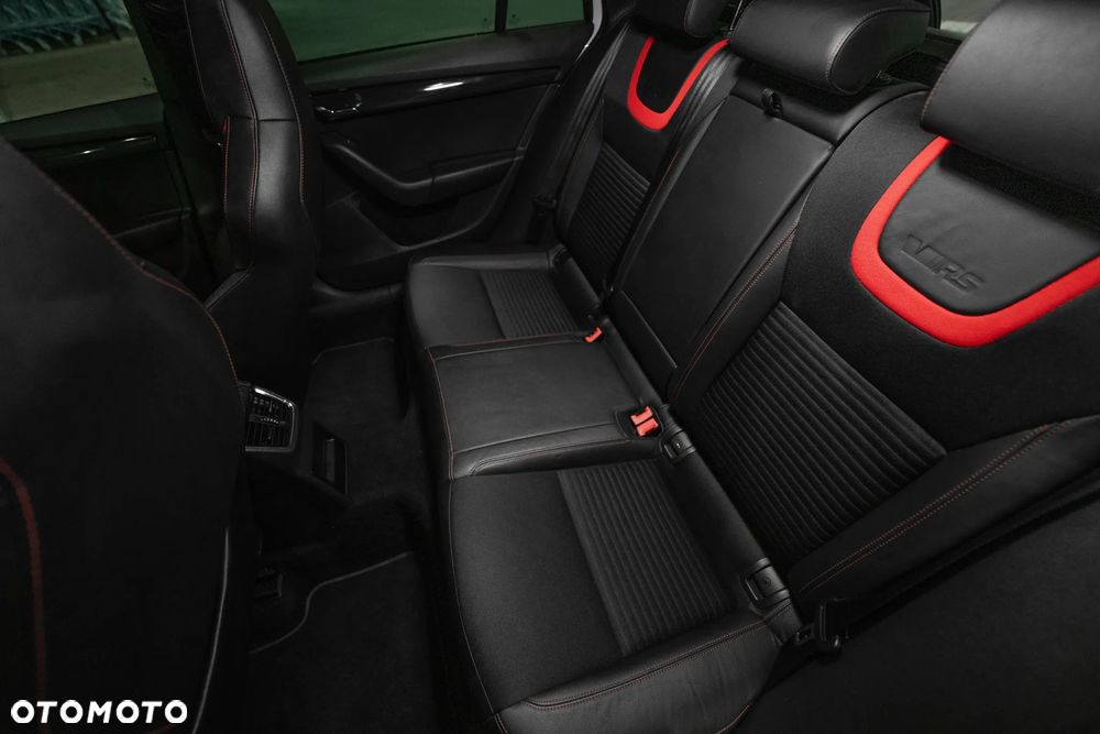 Skoda Octavia 2.0 TSI RS - 19
