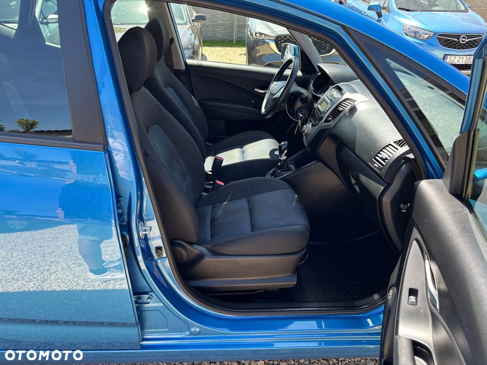 Hyundai ix20 1.4 blue - 27