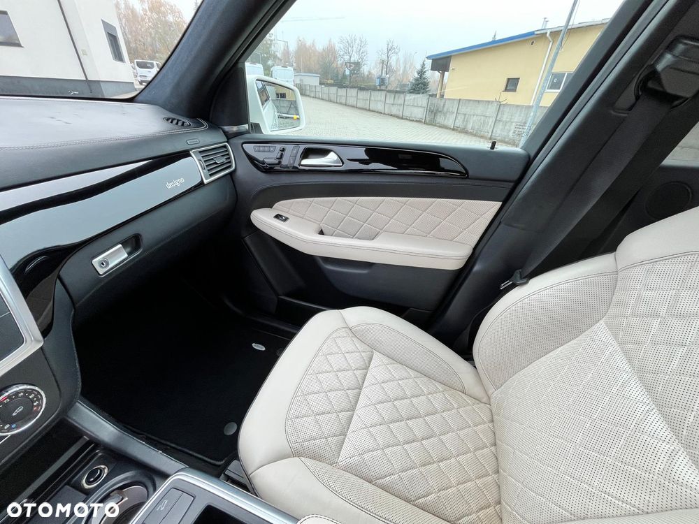 Mercedes-Benz GL 400 4Matic 7G-TRONIC - 35