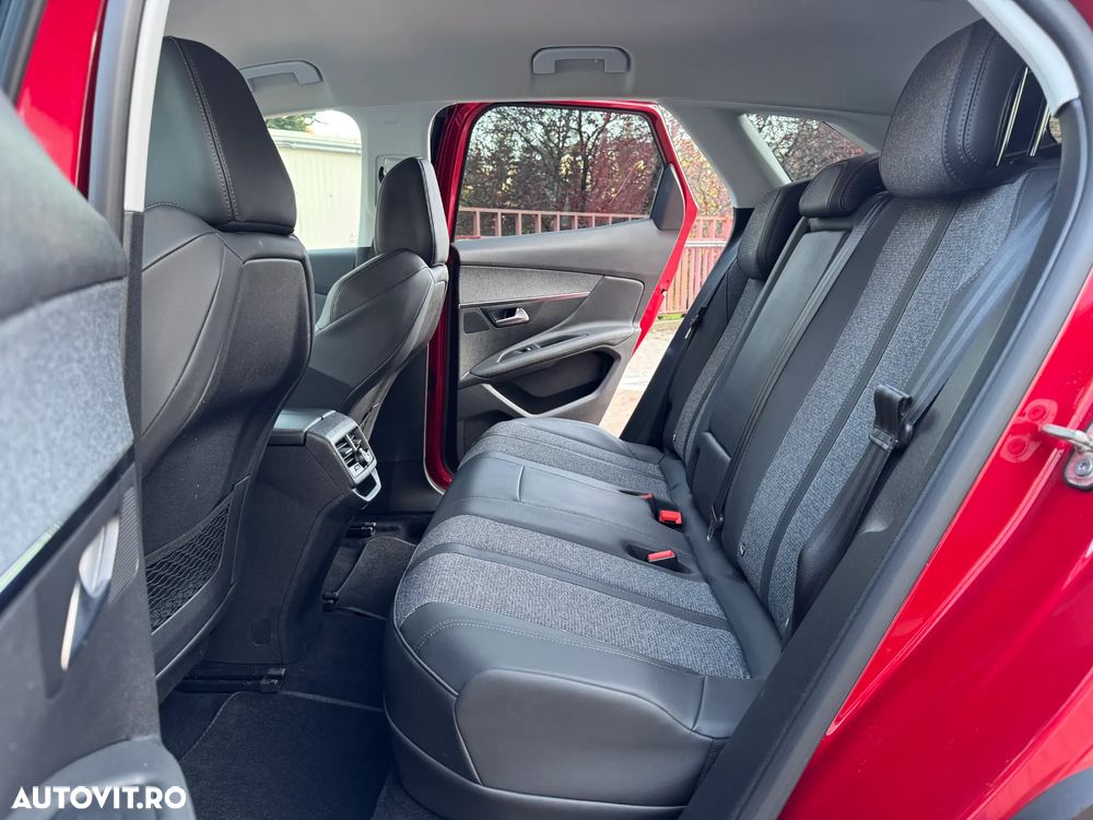 Peugeot 3008 Plug-In Hybrid 225 e-EAT8 Allure Pack - 22