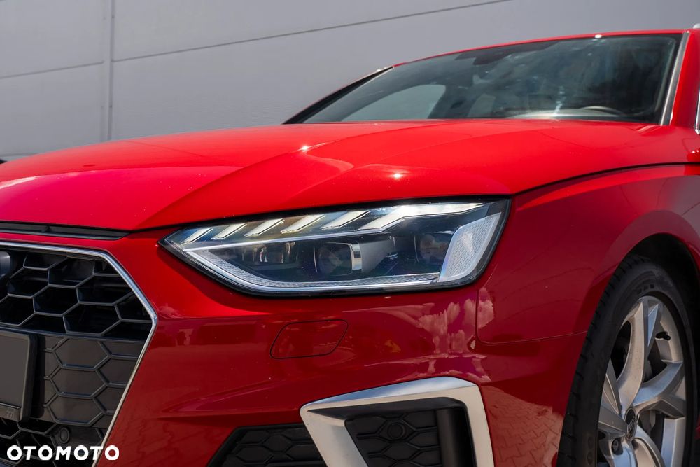 Audi A4 Avant 40 TFSI quattro S tronic - 14