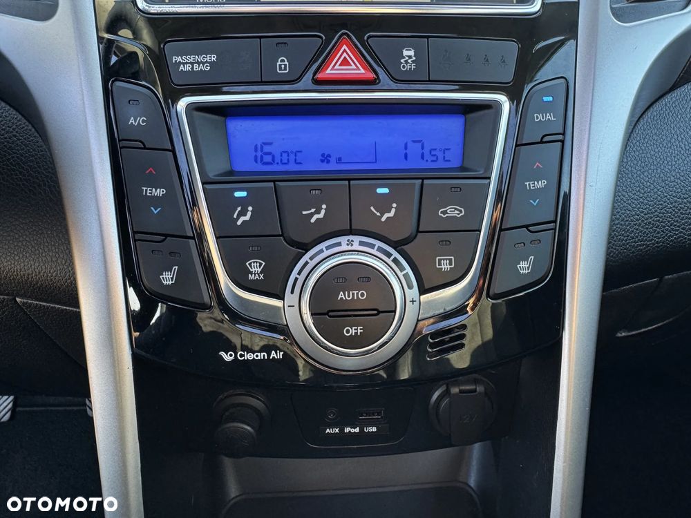 Hyundai i30 1.6 CRDi Premium - 33