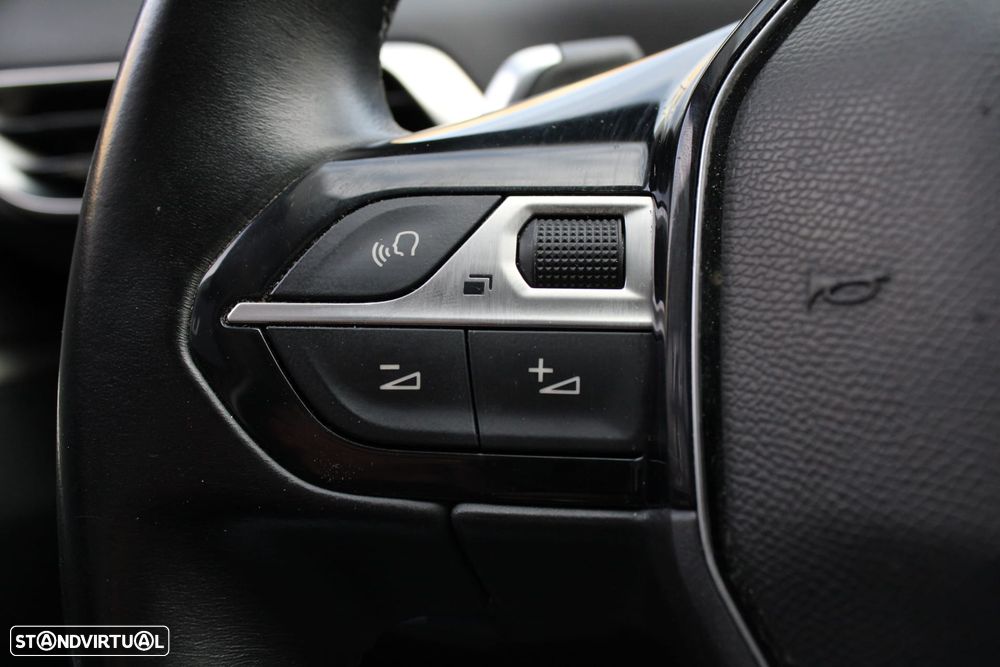 Peugeot 3008 PureTech 130 Stop & Start GPF EAT8 Allure - 11