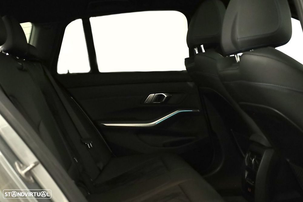 BMW 330 e Touring Pack M Auto - 22
