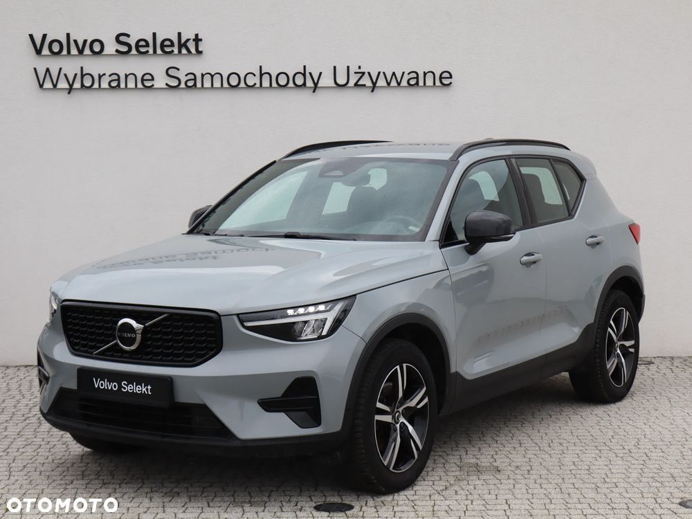 Volvo XC 40 B3 Plus Dark - 3