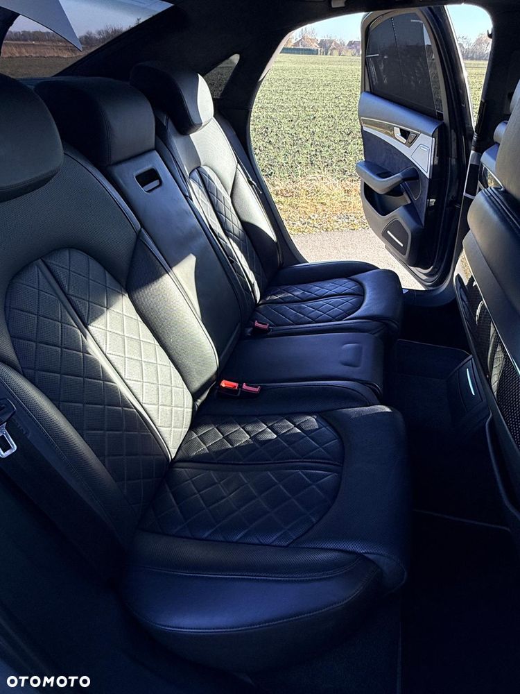 Audi A8 4.2 TDI DPF (clean diesel) quattro tiptronic - 9