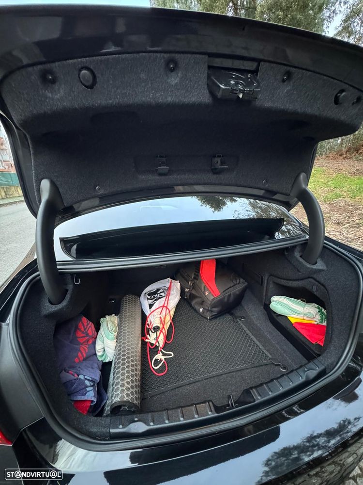 BMW 320 d Auto Line Sport - 16