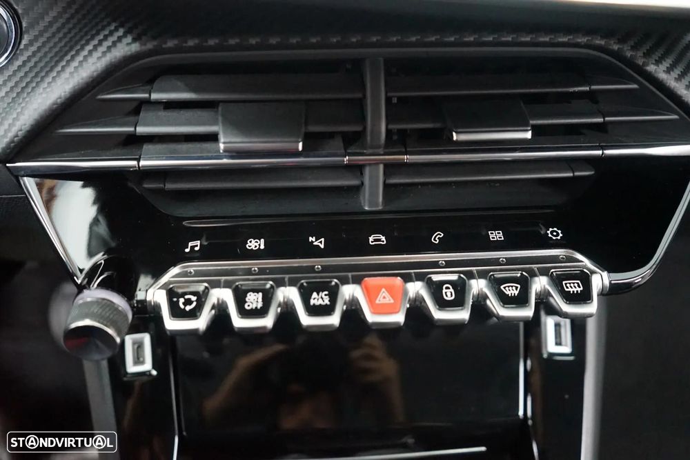 Peugeot 208 - 38
