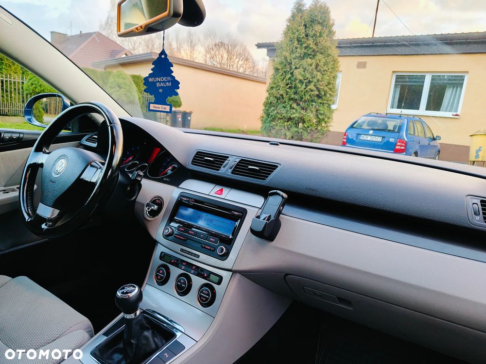 Volkswagen Passat 1.6 Comfortline - 21