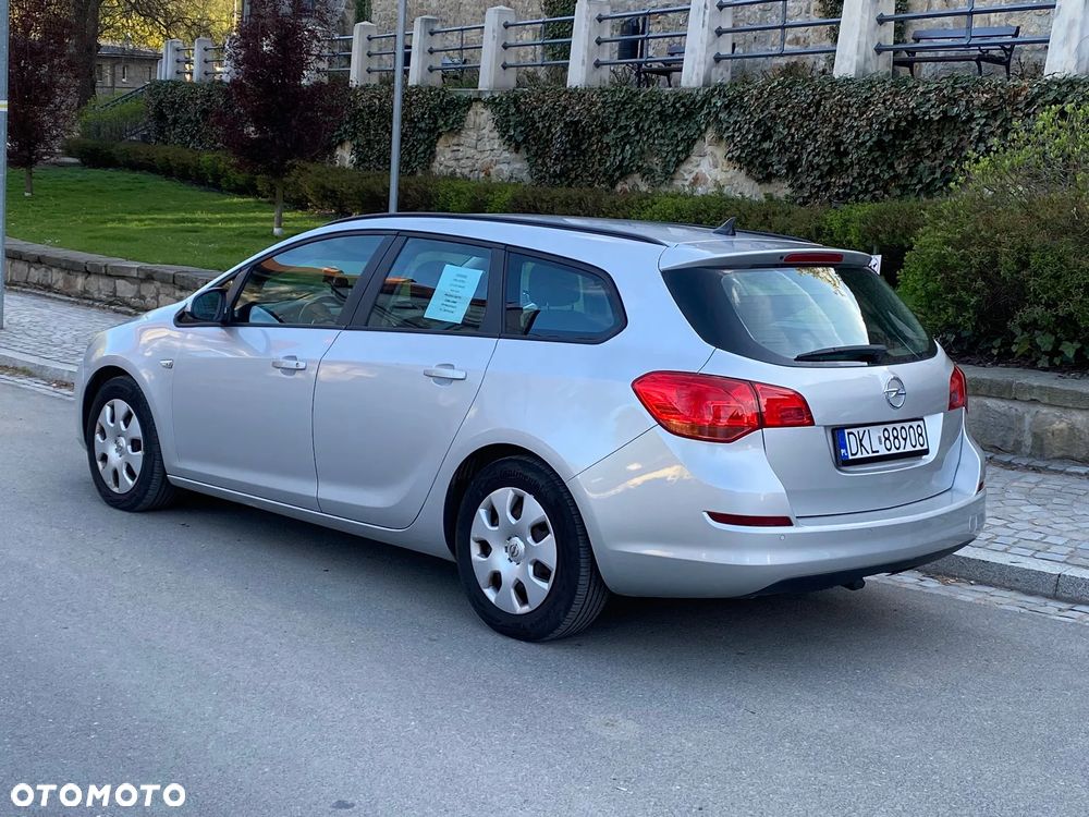 Opel Astra 1.3 CDTI DPF EcoFLEX Start/Stop Design Edition - 4