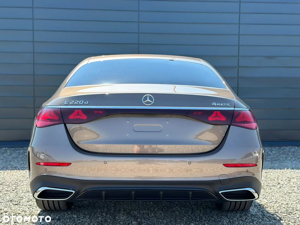 Mercedes-Benz Klasa E 220 d 4-Matic AMG - 4