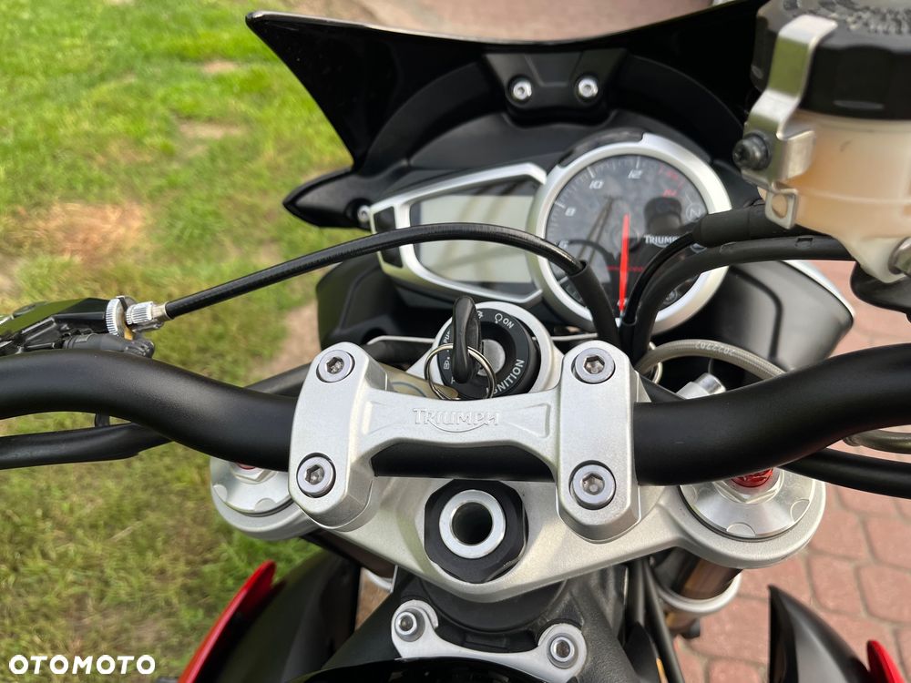 Triumph Street Triple - 22