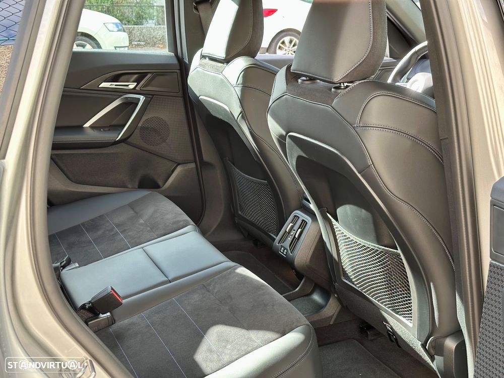 BMW iX1 eDrive20 M Sport Pack - 8