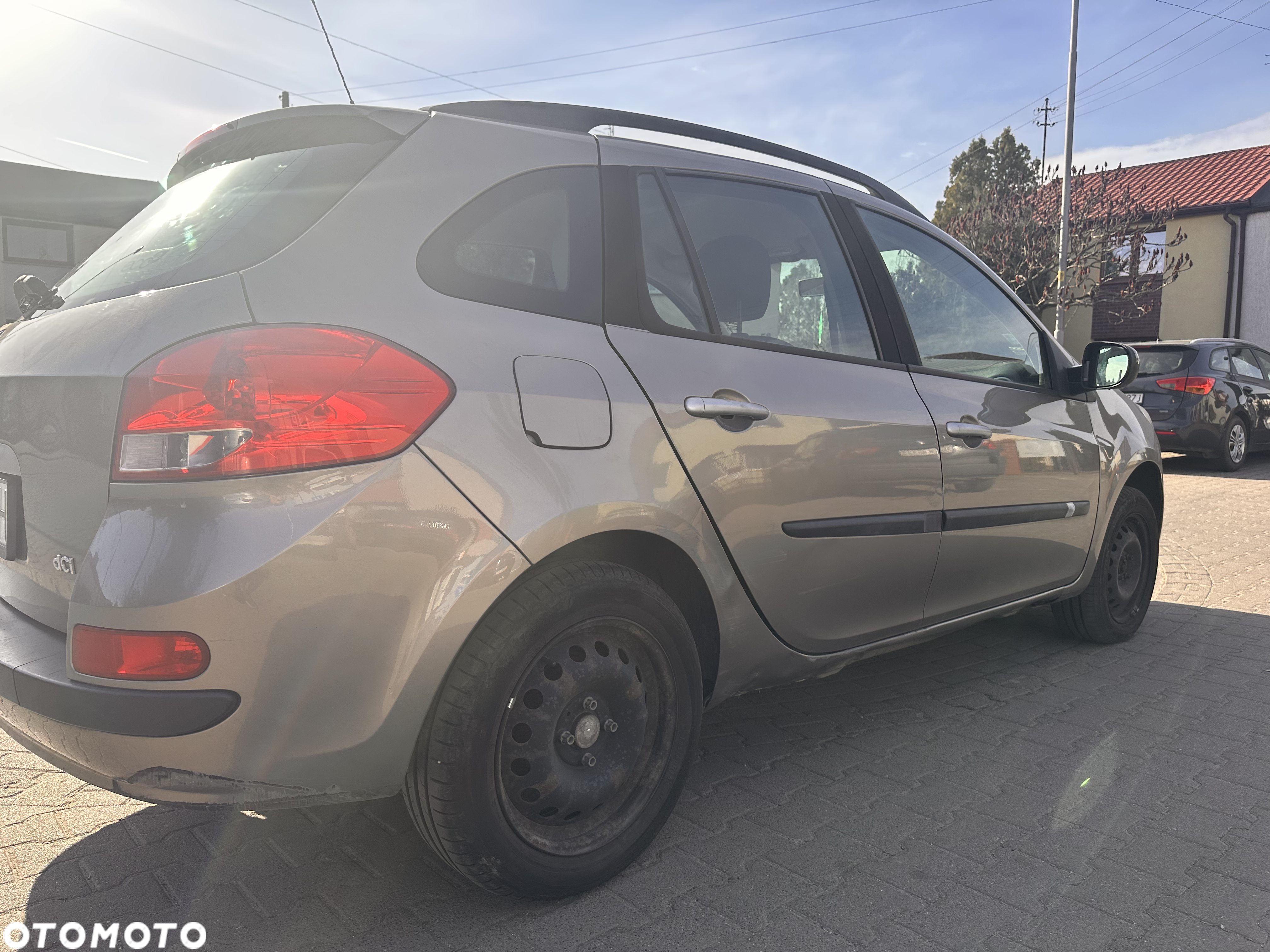 Renault Clio - 16