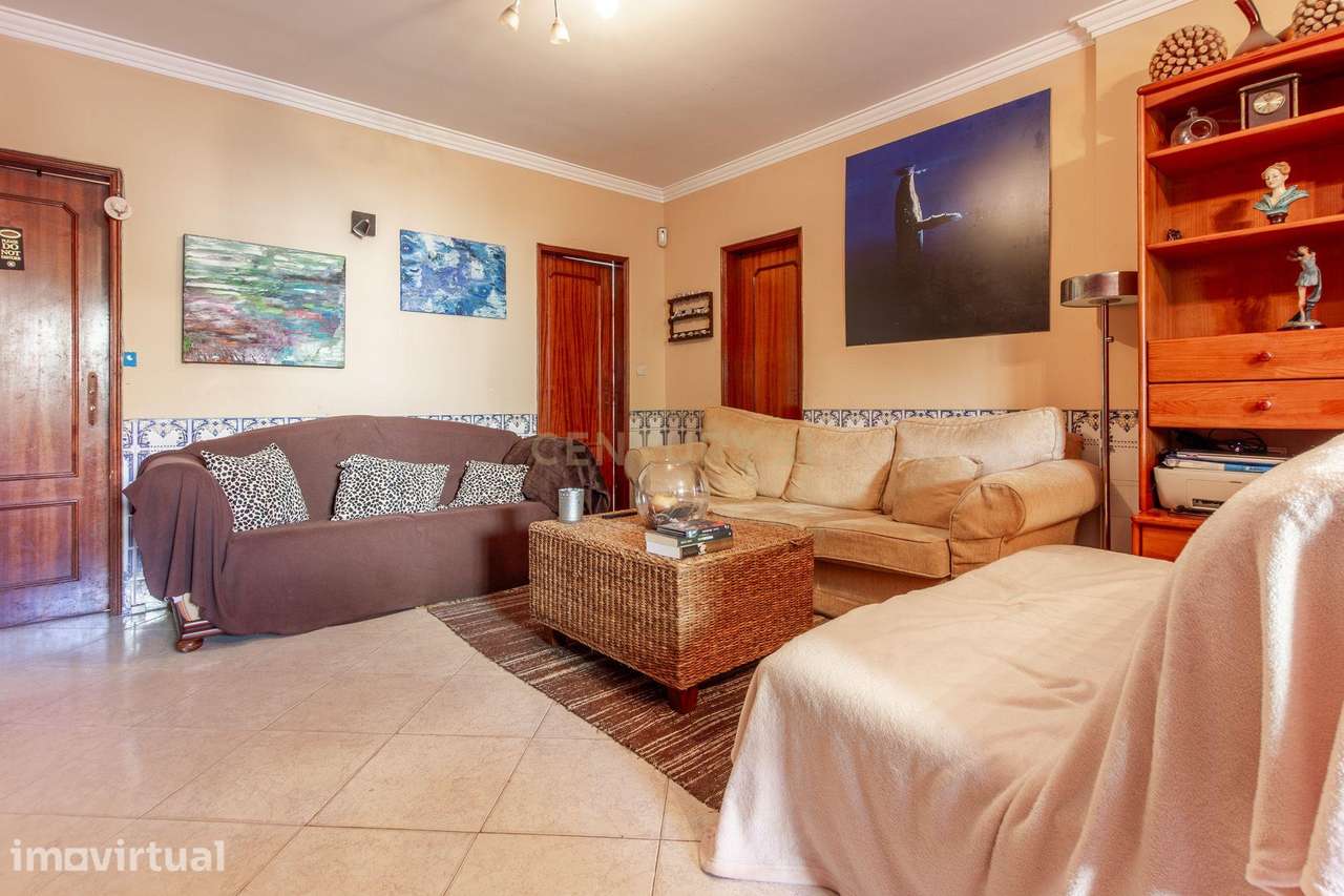 Quinta do Conde – andar de moradia r/c de 4 assoalhadas com quintal - Grande imagem: 4/23