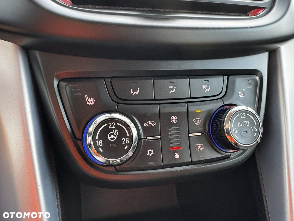 Opel Zafira 1.4 Turbo Business Edition - 29