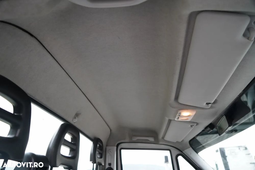Iveco DAILY 65-170 / ȘASIU CU CABINĂ - 3,8 M / MANUALĂ / ROȚI SPATE DUBLE / 3 LOCURI / TAPIȚERIE DIN PIELE / IMPORTAT / - 31