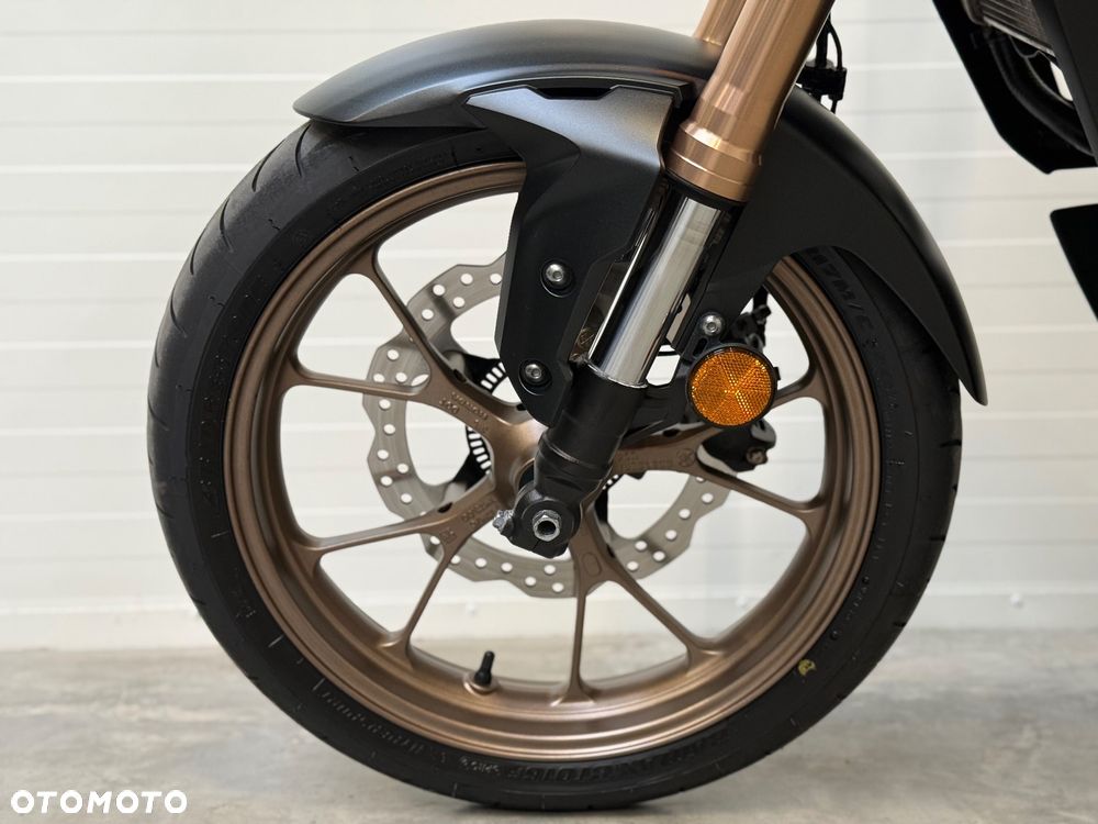 Honda CB - 24