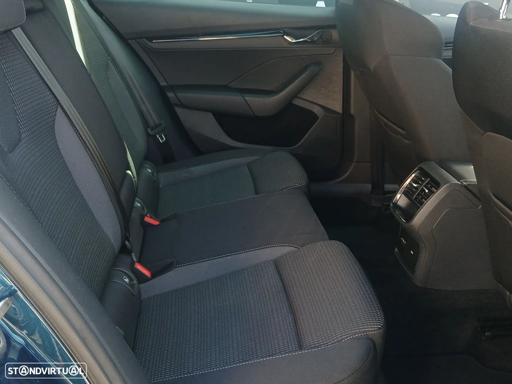 Skoda Octavia Break 2.0 TDI Ambition DSG - 22