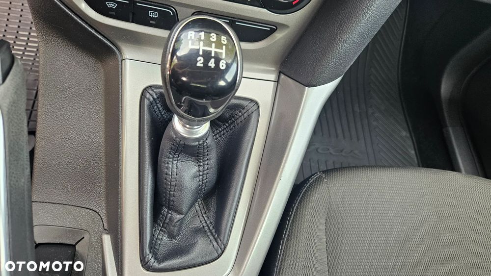 Ford Focus 1.0 EcoBoost Trend - 25