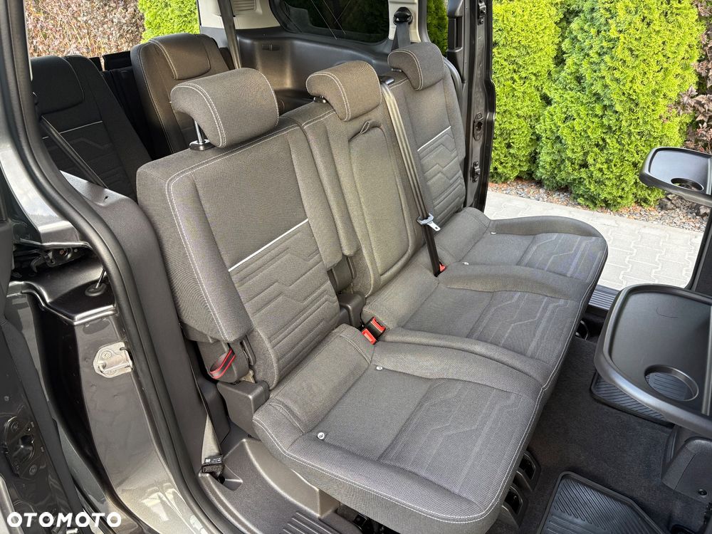 Ford Tourneo Connect Grand - 14