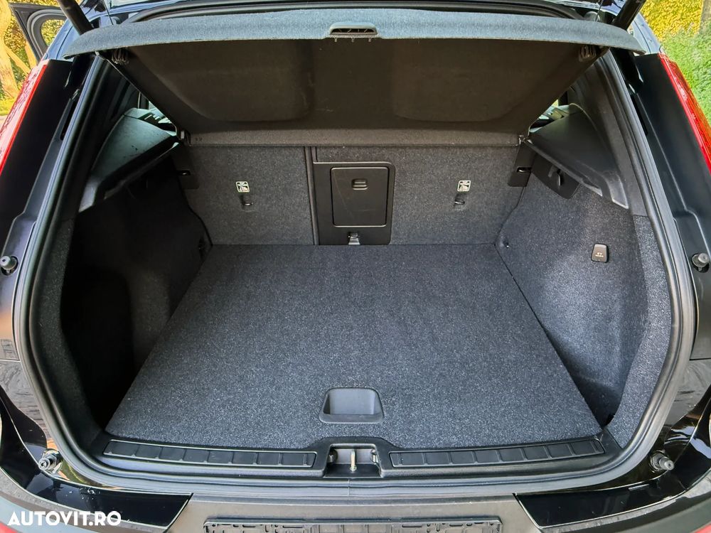 Volvo XC 40 T2 AT8 Momentum - 19