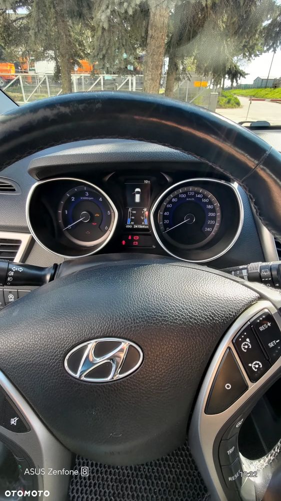 Hyundai i30 blue 1.6 CRDi Premium - 10