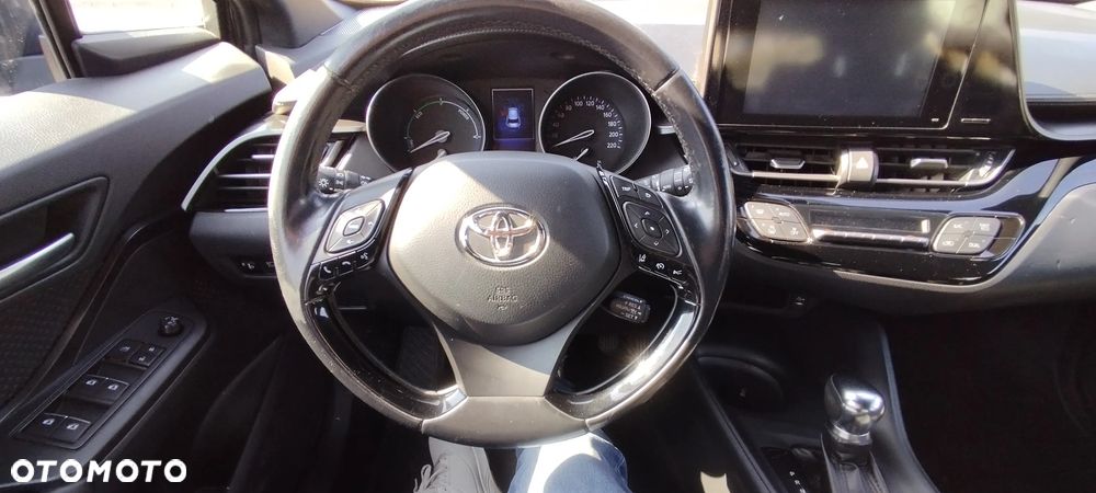 Toyota C-HR Business-Edition - 11