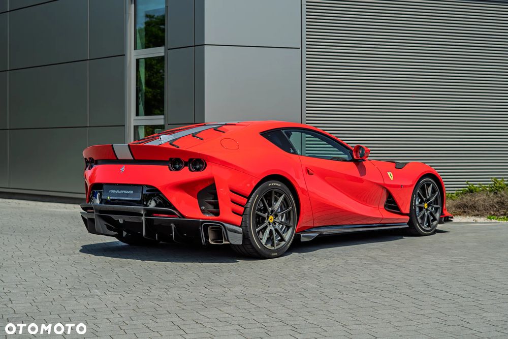 Ferrari 812 Superfast - 4