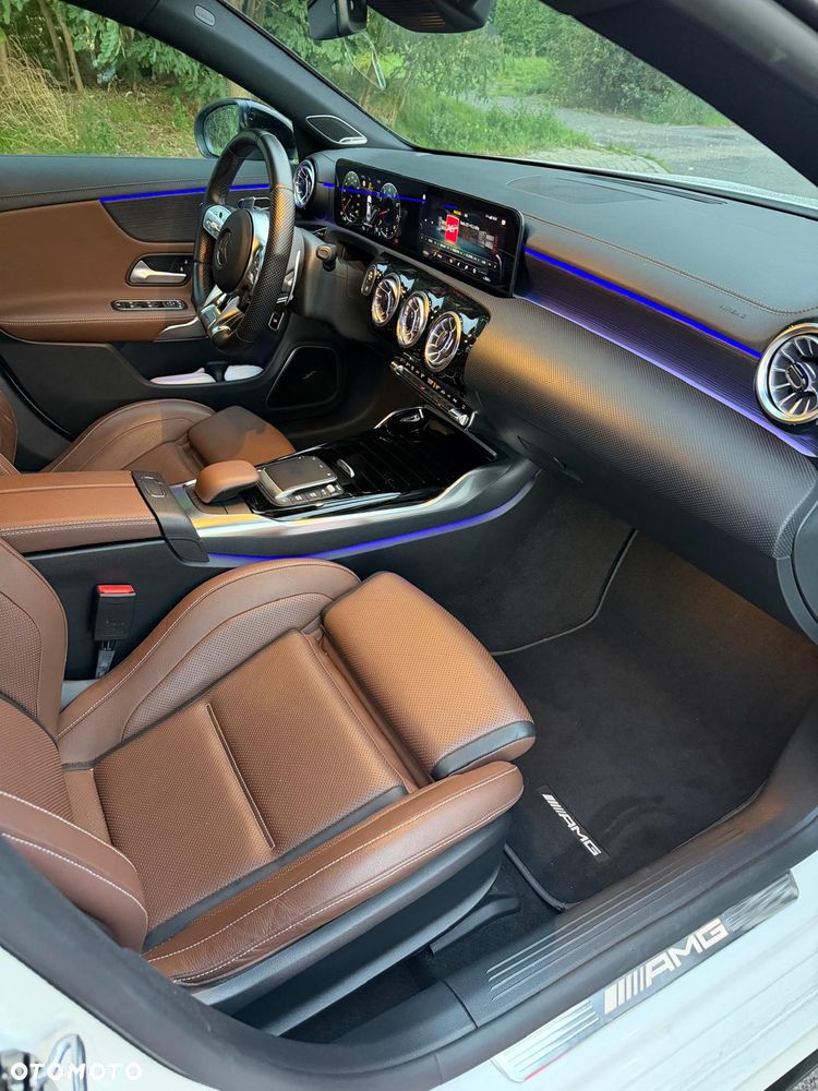 Mercedes-Benz CLA - 17