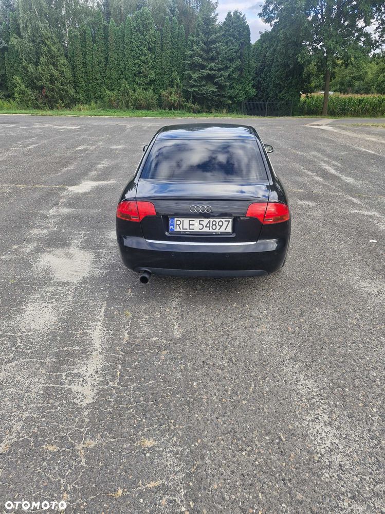 Audi A4 Limousine - 3