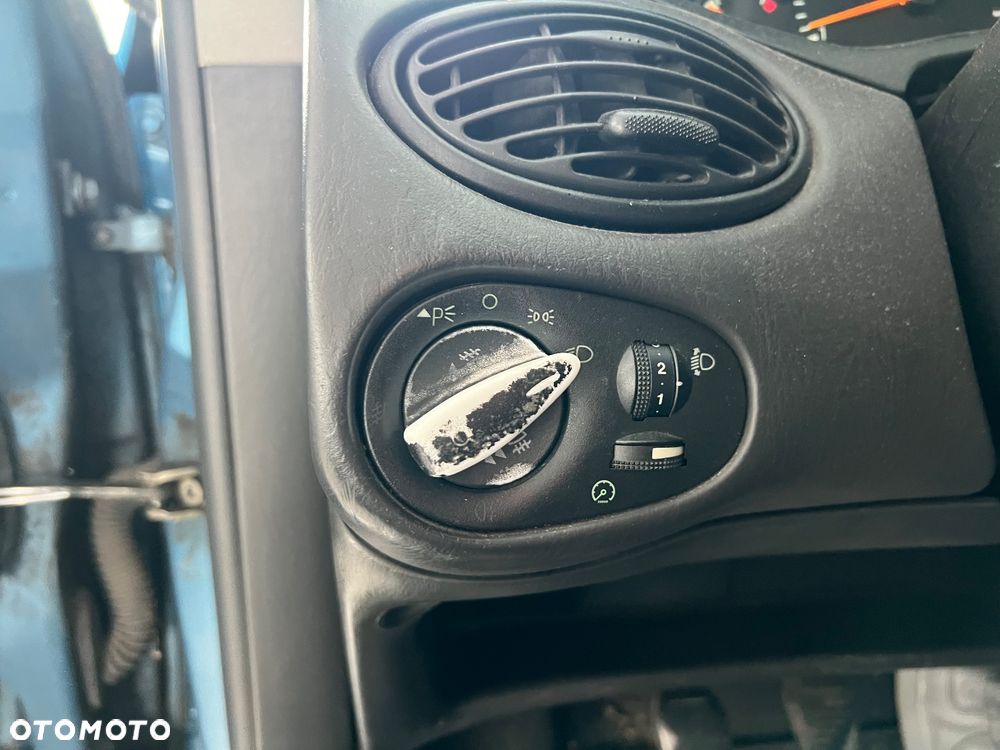 Ford Focus 1.6 Trend - 19