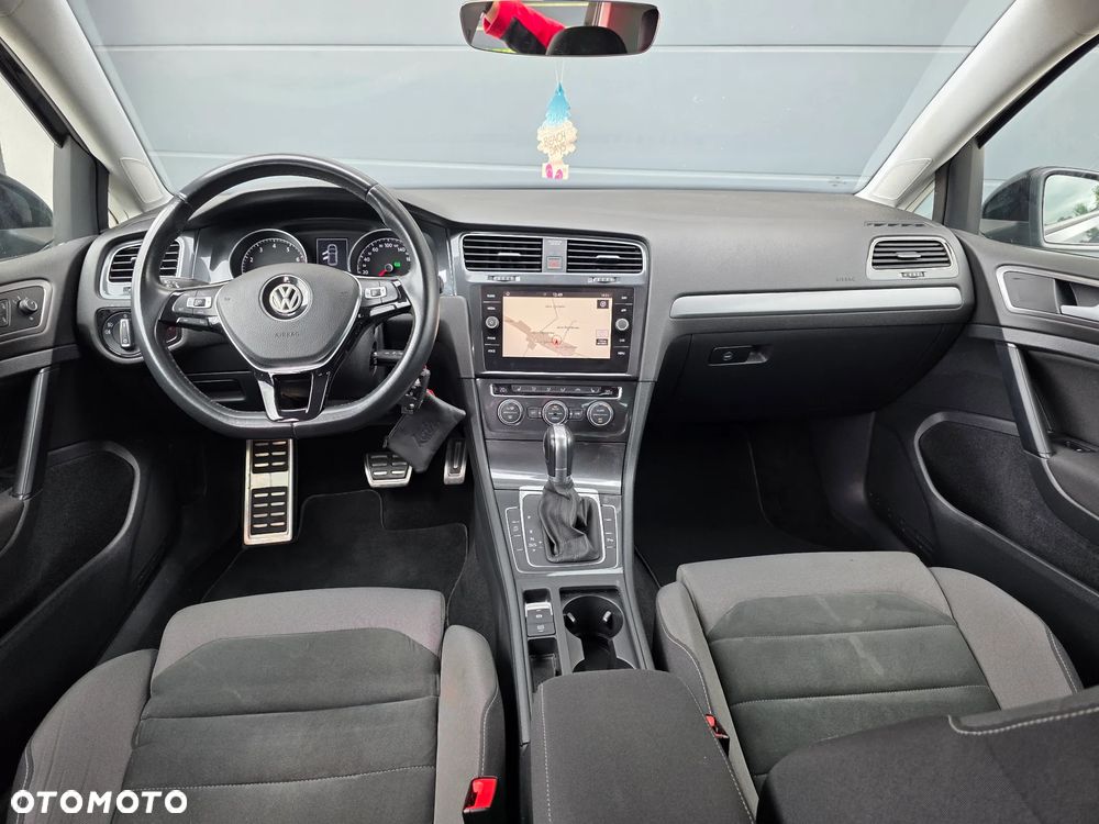 Volkswagen Golf - 9
