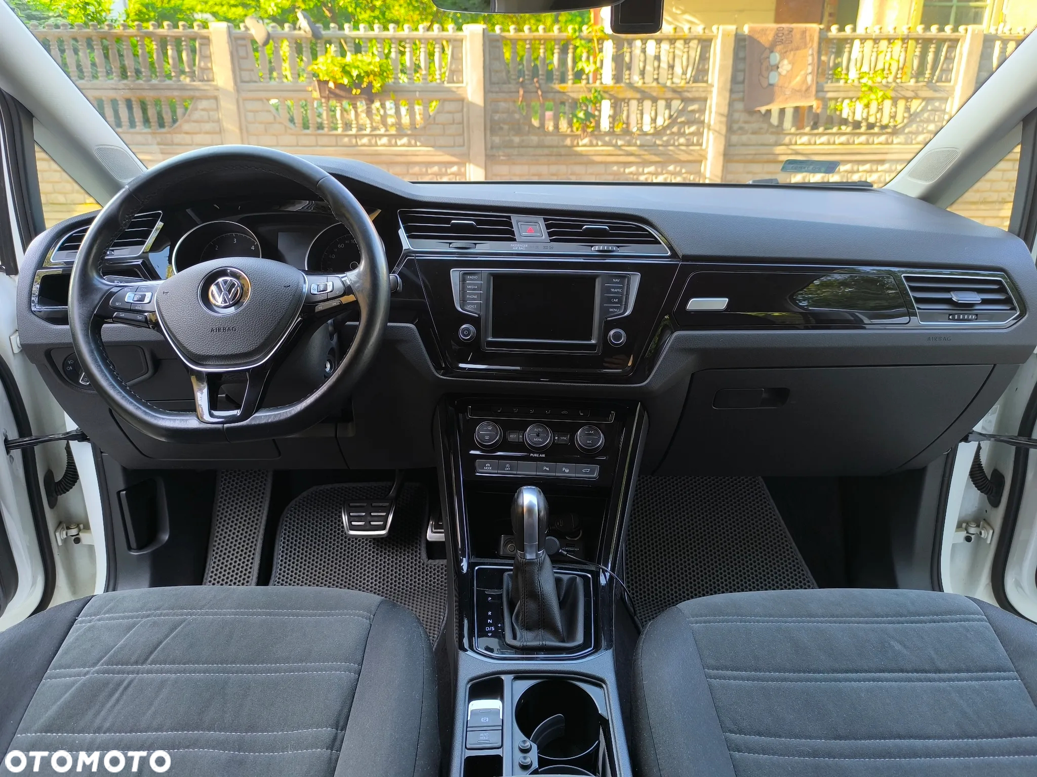Volkswagen Touran - 18