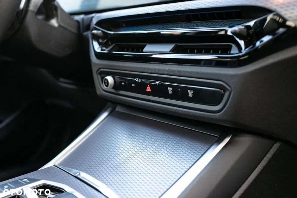 BMW Seria 3 330i xDrive M Sport - 20