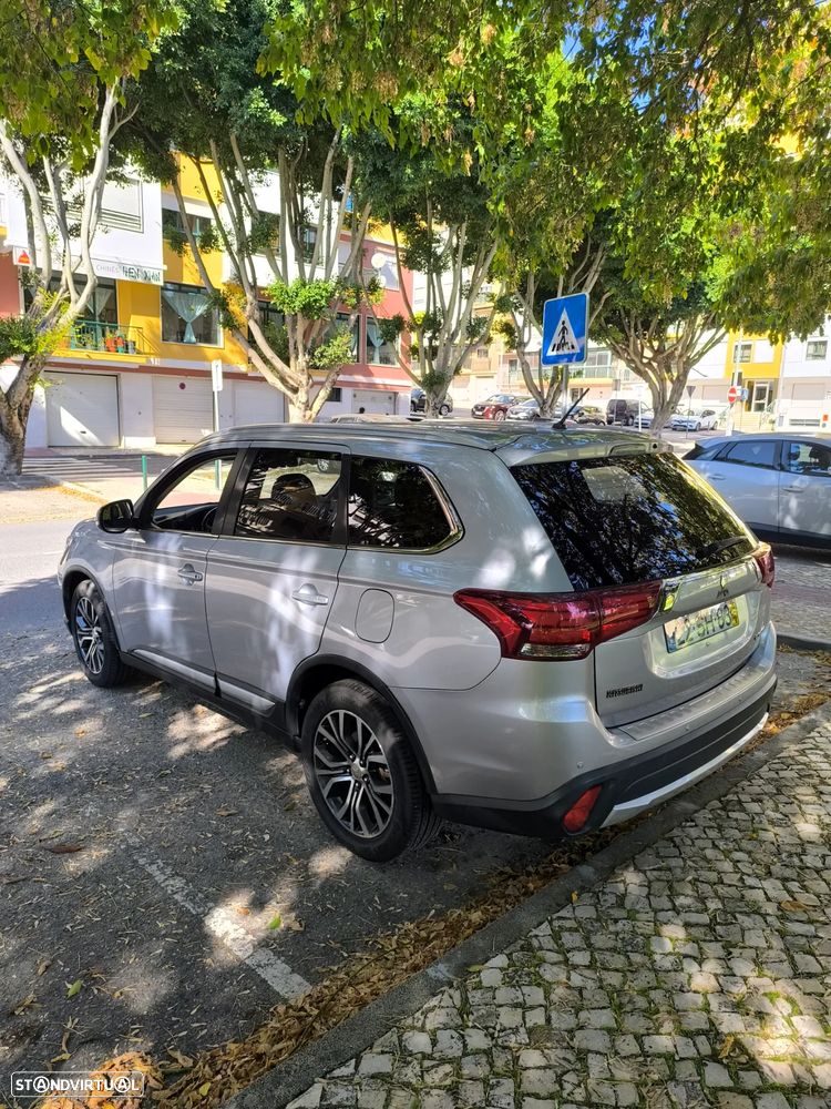 Mitsubishi Outlander 2.2 DI-D Instyle Navi - 6