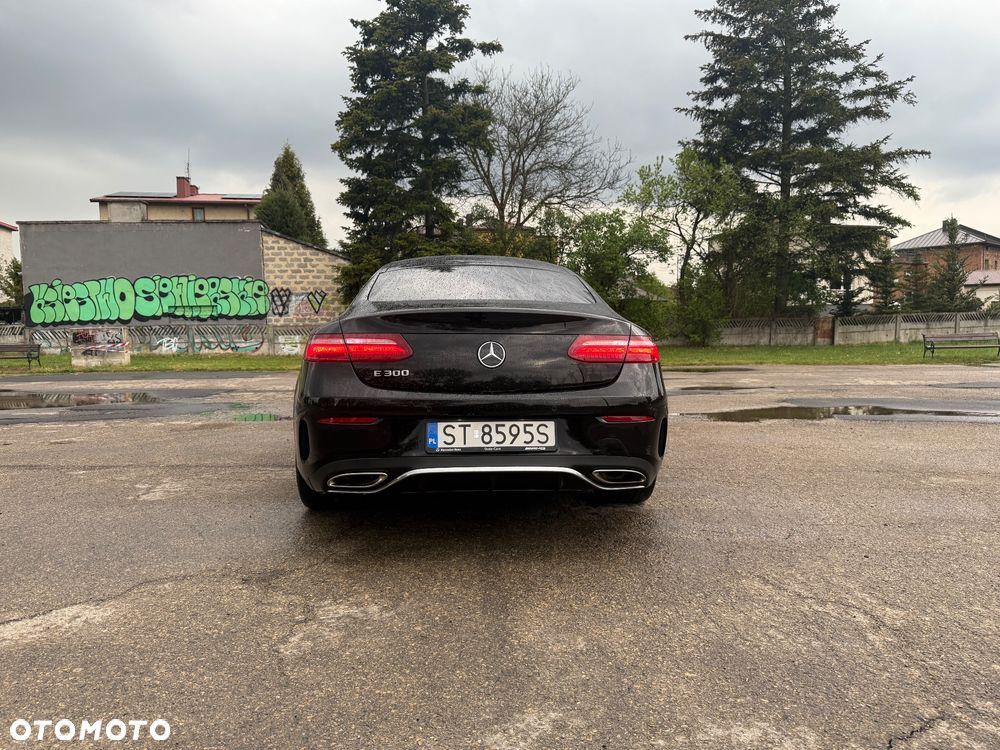 Mercedes-Benz Klasa E 300 9G-TRONIC - 14