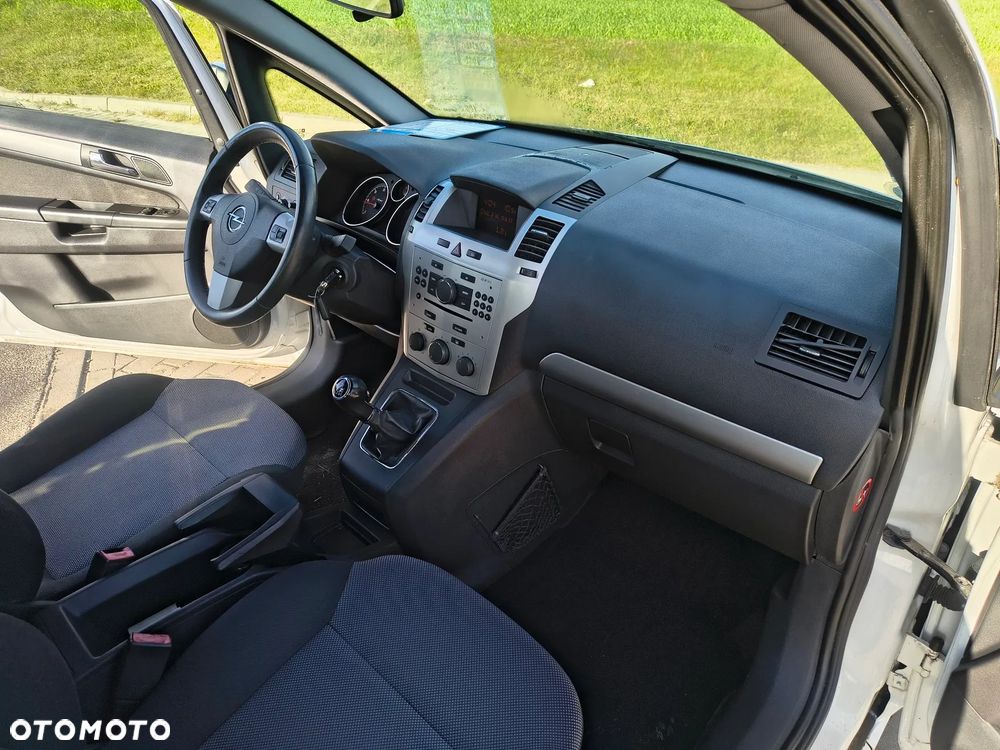 Opel Zafira - 14