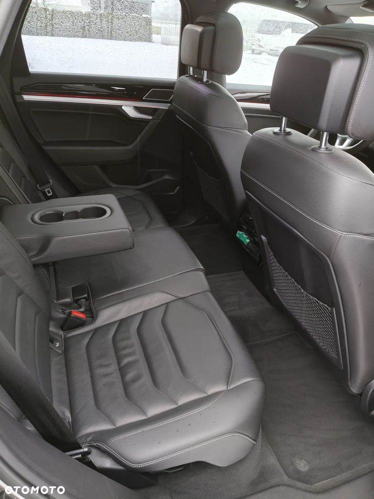 Volkswagen Touareg 3.0 V6 TDI SCR 4Motion Automatik R-Line - 9