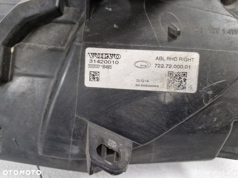 volvo v40 ii 2 lampa reflektor prawy przód xenon uk 31420010 - 8