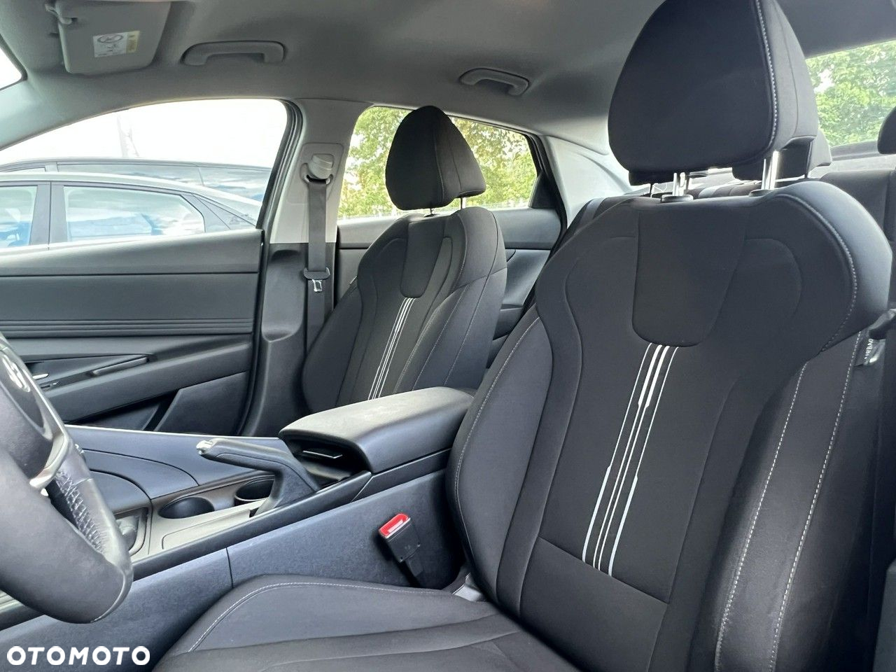 Hyundai Elantra - 10